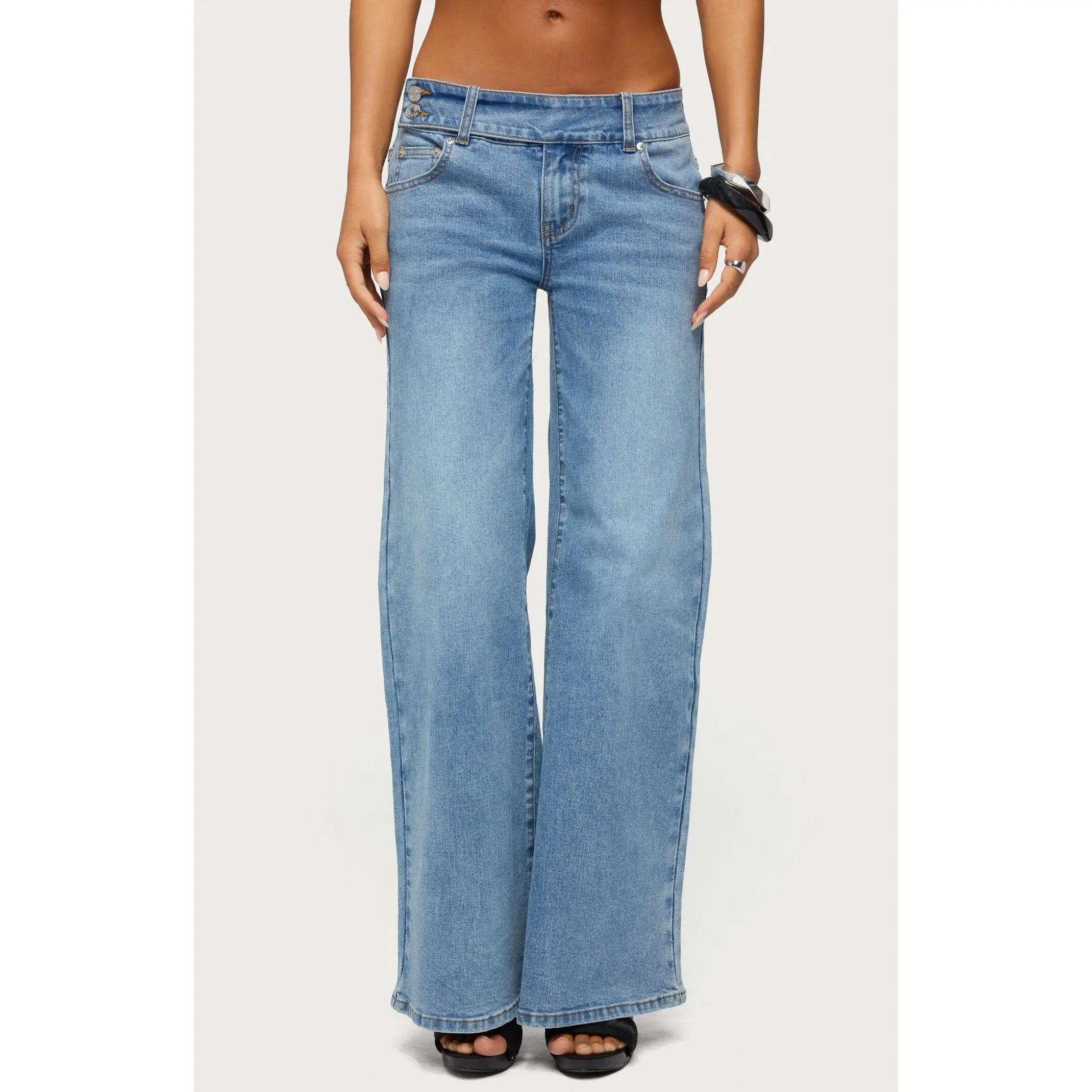 Edikted Women's Dale Low Rise Straight Leg Stretchy Jeans