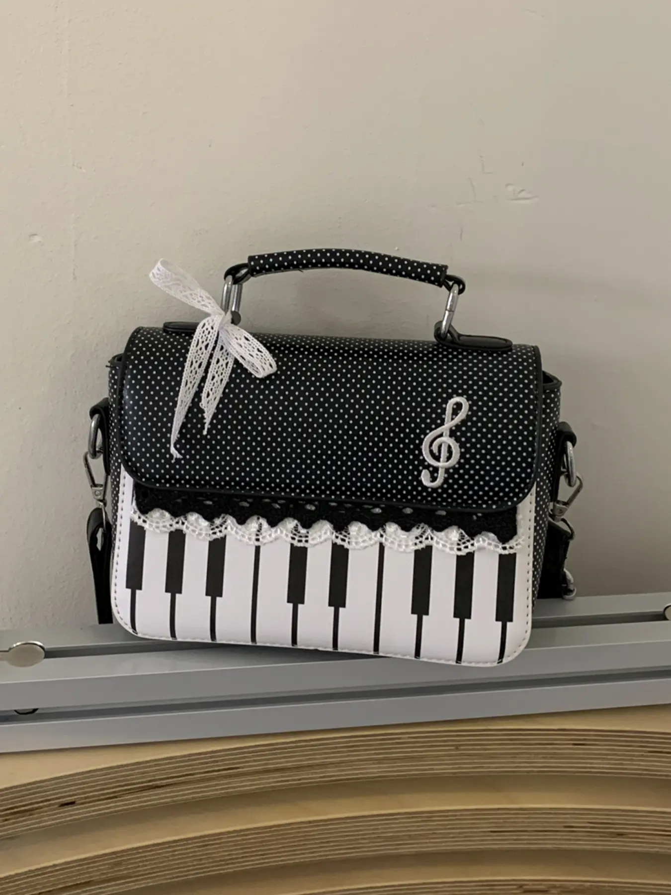 Music theme piano key handbag, Aesthetic shoulder handbag, black polka-dot piano key printed bow design, versatile one-shoulder messenger bag, versatile for daily commuting, shopping and dating