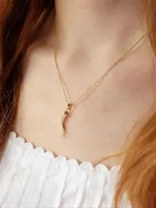 Amber Teeth Necklaces, Elegant Alloy Pendant Necklace for Men & Women, Daily Wear Fashion Jewelry Gift, All Season Accessory, Necklets