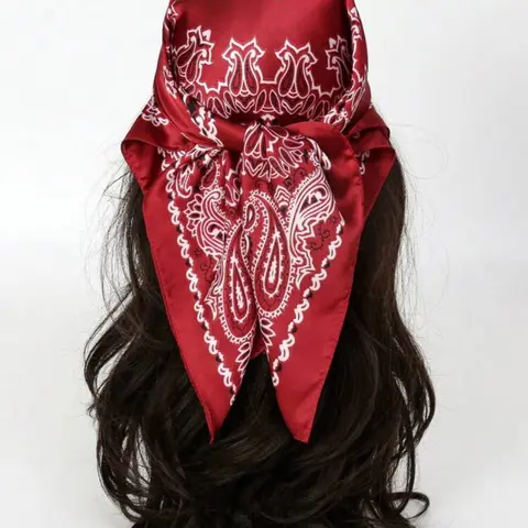 Paisley Print Scarf, Vibrant Pattern, Bohemian Style 70cm Small Square Headscarf, Square Head Scarves, Women's Daily Decorative Scarf, Paisley Satin Scarf, Fashion Accessory, Head Wrap, Boho Shawl