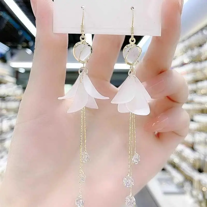 2026 Trendy Cat's Eye Stone White Petal Tassel Earrings Dangle Earrings Sweet Mori Style Ethereal Floral Ear Jewelry Ear Hooks HNAM26