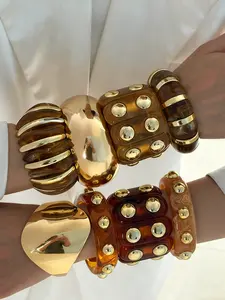 Women Chunky Metal Bangles Set, 8-Piece Resin Cuff Bangle Bracelet, Tortoise Color Stretchable Acrylic, Fashion Jewelry for Daily Wear