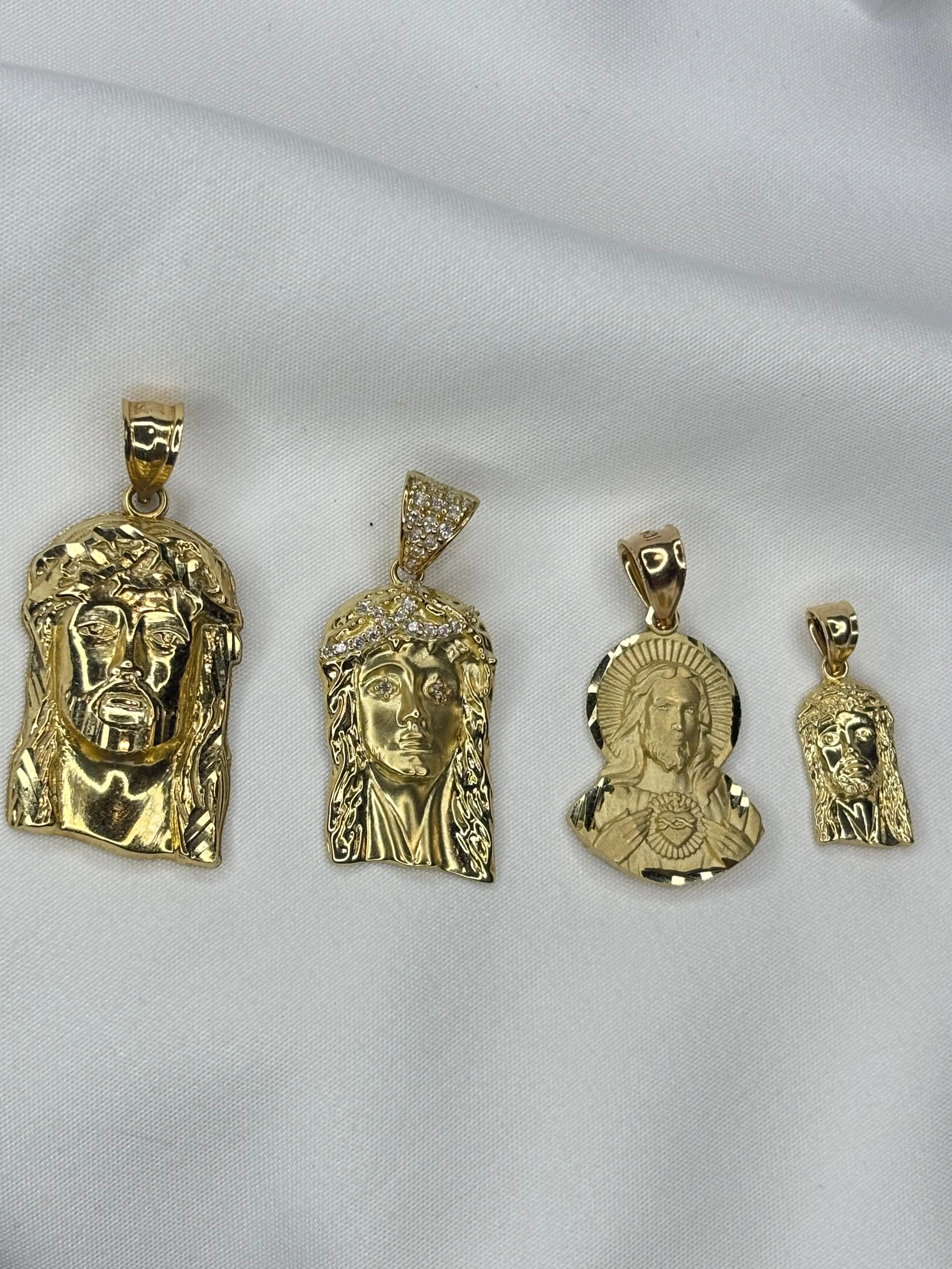 10k gold jesus christ pendant _ solid gold