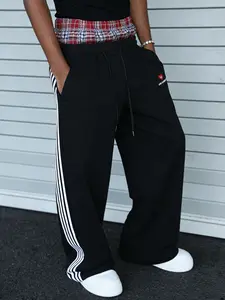 Men's Plaid Waist Wide‑Leg Sweatpants, Plaid Patchwork Sweatpants, with side stripes and "Los Angeles" heart embroidery, street-style daily casual sports pants.