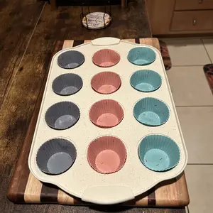 Kikcoin Deluxe Set Kikcoin 22Pcs Nonstick Baking Pan Set,Carbon Steel,Silicone Handles,Oven Safe,Bakeware,12Pcs Reusable Silicone Cups,Cake Cookie Muffin,Beginner