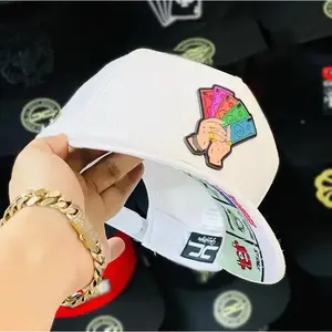 Fashion Flat Brim Snapback Hat with Cartoon Cash Design, Lightweight Adjustable Cap for Men and Women
