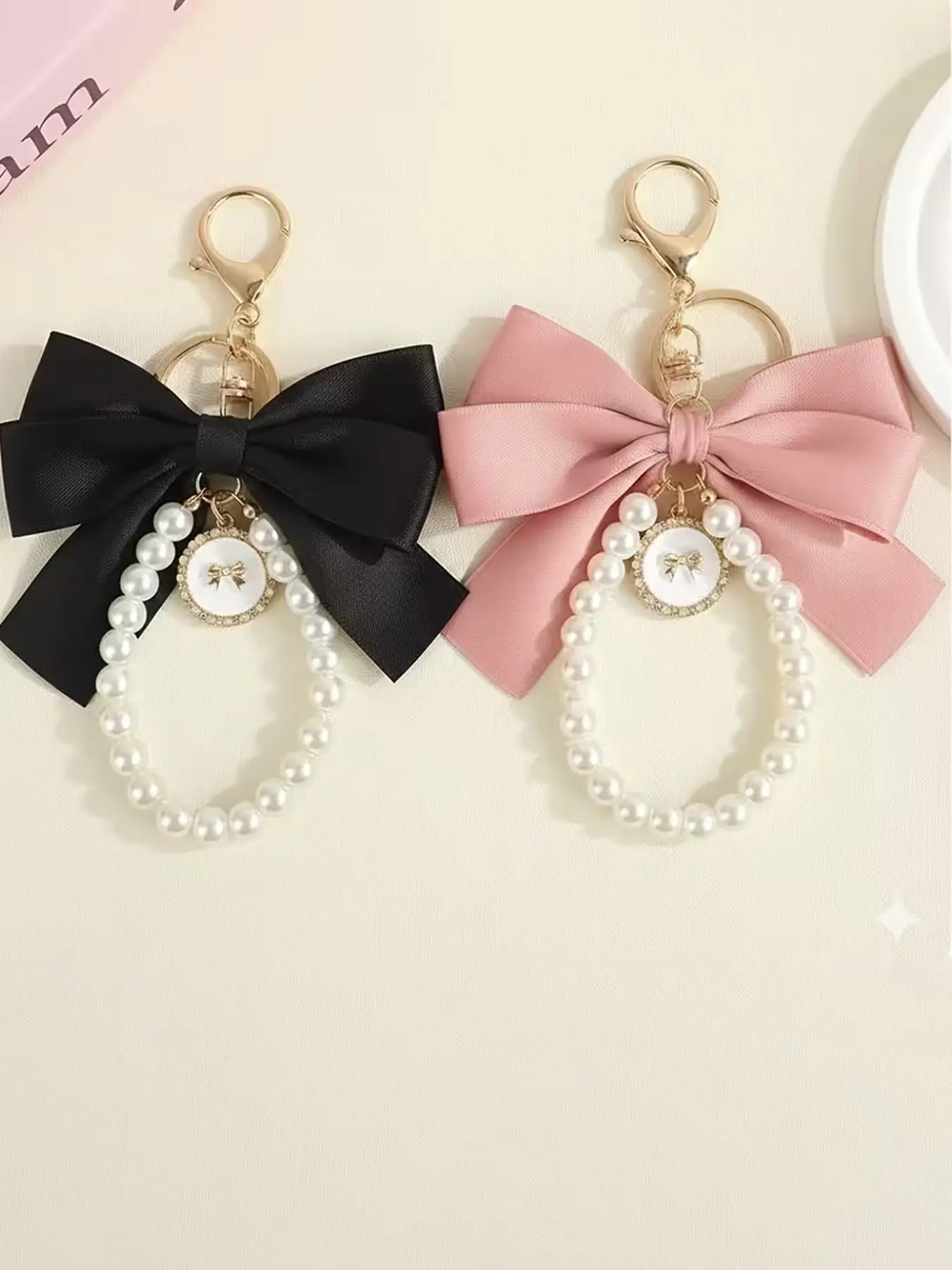 Personalized Large Bow Pearl Decorative Buckle, Small Fragrance Bag Pendant, French Keychain, Bag Charm Keychain, Keychain For Bags, Keychain For Purse, Suitable For Giving Gifts To Family, Friends, And Colleagues, Handbag, Car Key