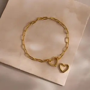 Heart Carabiner Paperclip Bracelet by Caitlyn Minimalist - Heart Clasp Charm Bracelet Set - Cute Charm Holder Bracelet - Trendy Jewelry - Birthday Gift for Her