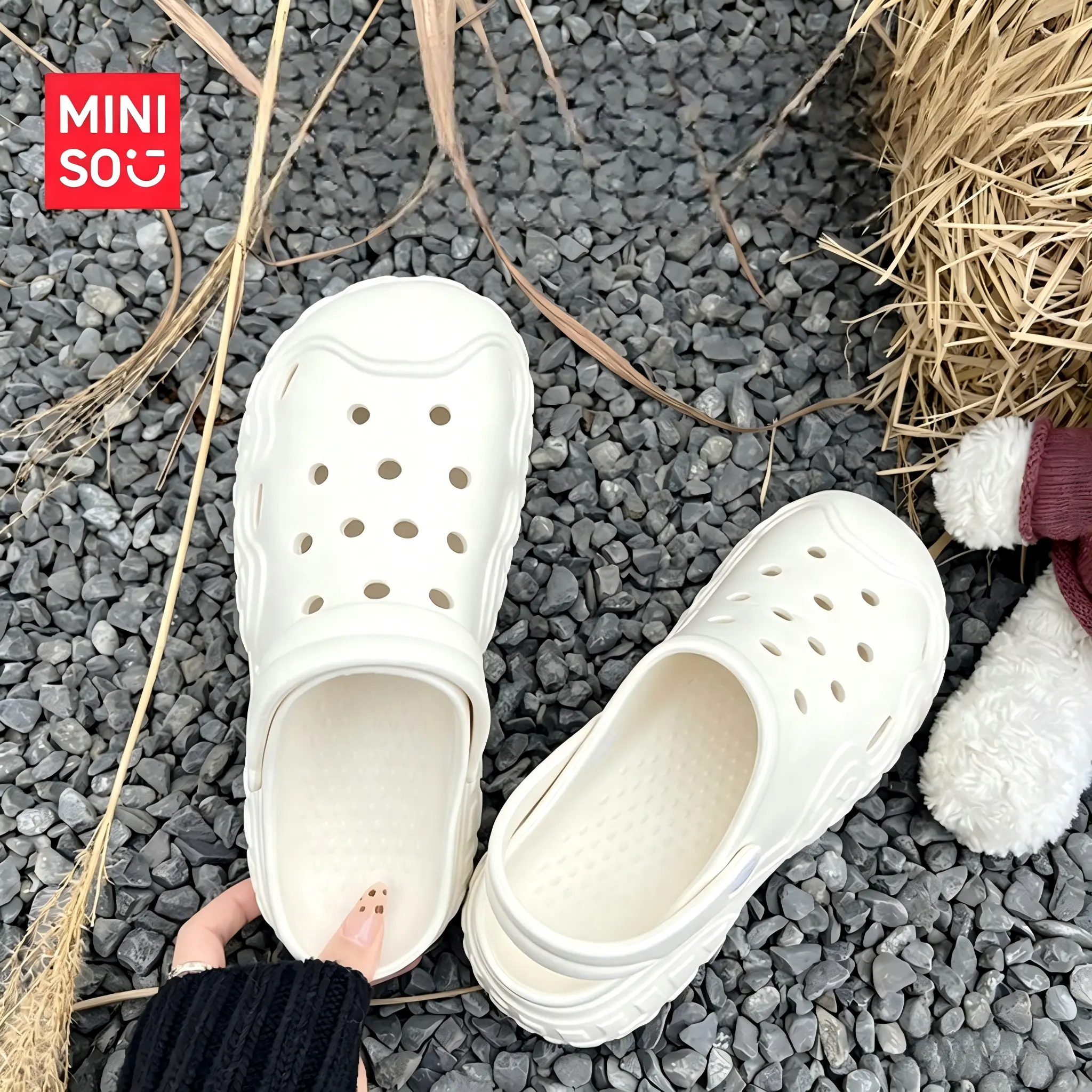 MINISO Women's Casual Clog Shoes - Slip-On Flat Heel EVA Clogs Mules, Ladies Sandal, Relaxed Footwear with EVA Upper, Rubber Anti-Slip All-Terrain Outsoles, Wet-Floor Grip, Breathable Elastic, Wear-Resistant for All Seasons Daily Use