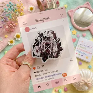 Gothic Flower Phone Grip – Dark Aesthetic Black & White Floral Design, Kawaii Edgy Phone Holder for Teens