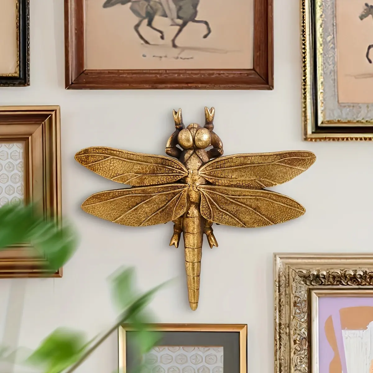 1PC Hangable Resin Golden Dragonfly Wall Hanging - Resin Sculpture Ornaments, Artistic Collectible for Insect Lovers, Room Decorations for Living Room Interior Decoration, Artistic Piece
