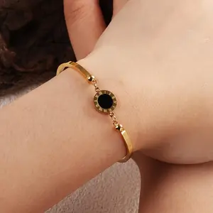 Elegant Golden Shell Bracelet - 1pc Women's Stainless Steel Marine Jewelry - Minimalist Shell Charm Bangle for Daily Wear, Wedding, Beach Outfits - Year-Round Timeless Accessory Gift