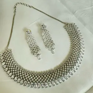 Cubic Zirconia Classic Necklace with Gold Rhodium Plating, Adjustable Size, Bollywood Look, 60g, Elegant Accessory for Adults
