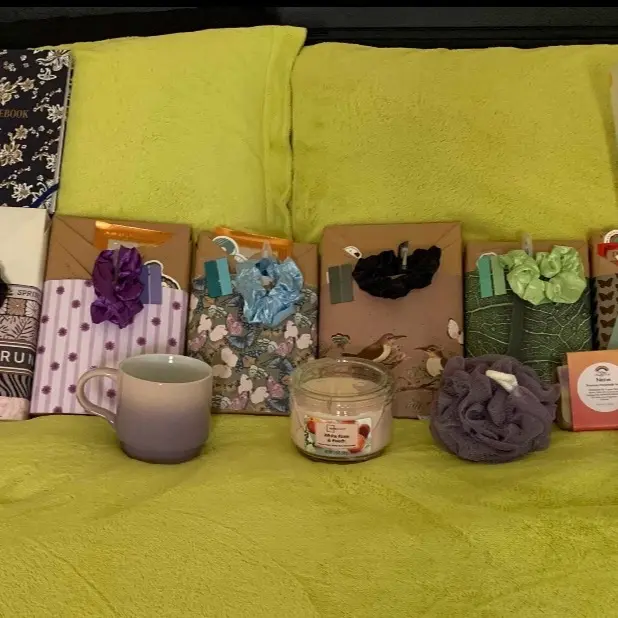 6 book box* goodies