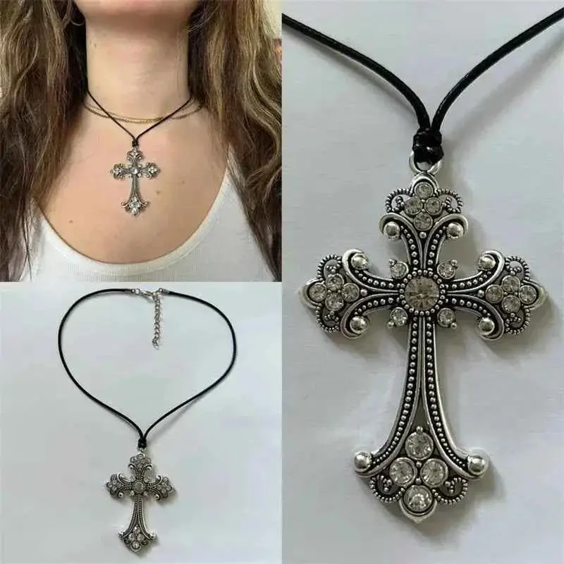 Elegant Rhinestone Necklace, Rhinestone Decorated Spiral Throne Cross Choker Necklace, Fashion Costume Jewelry Accessory, Rhinestone Decorated Necklace