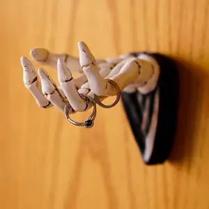 Halloween Skeleton Hand Decorative Wall-Mounted Organizer - Practical Hook Key Holder for Keys, Jewelry, Bracelets, Gothic Home Decor for Entryway, Bedroom
