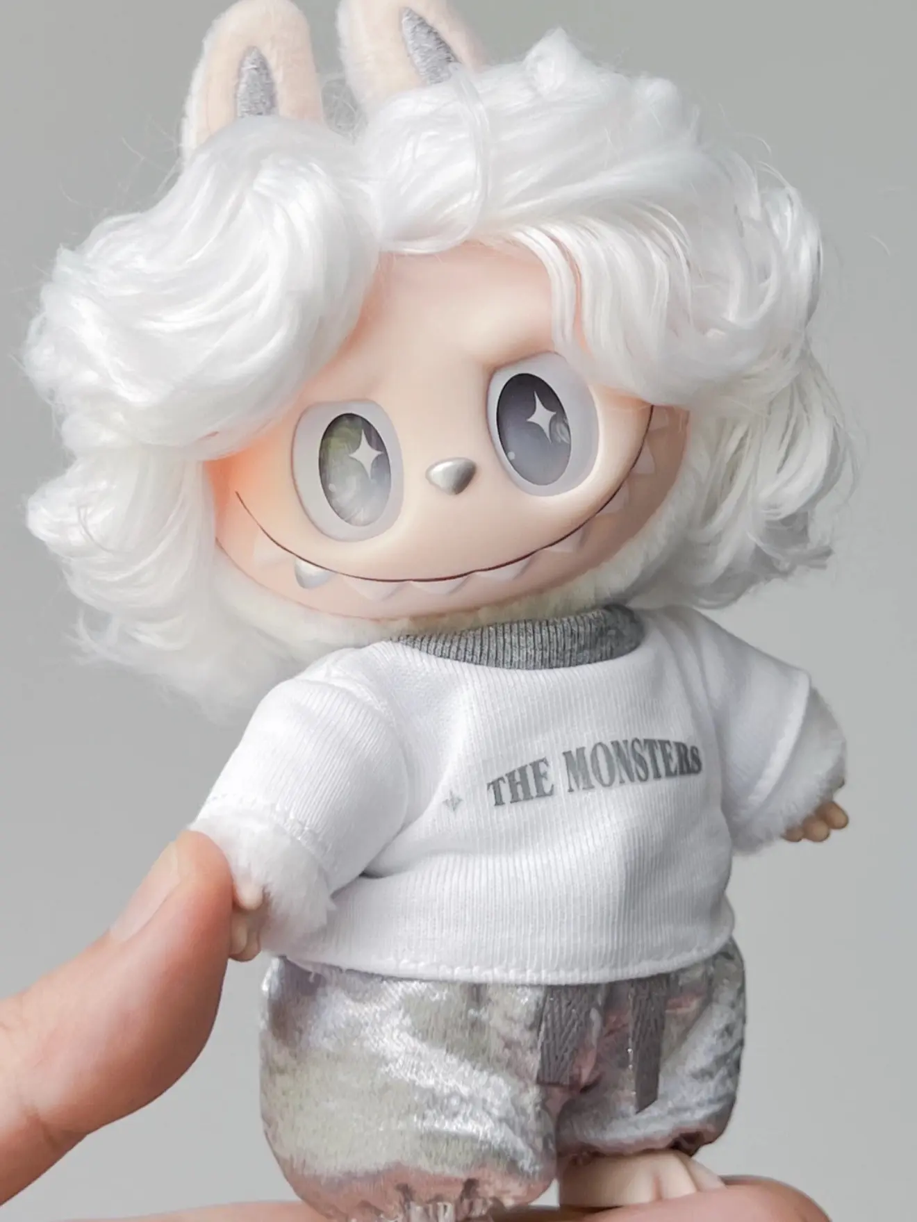 LABUBU Vintage Barber Shop - Secret White Noise keychain