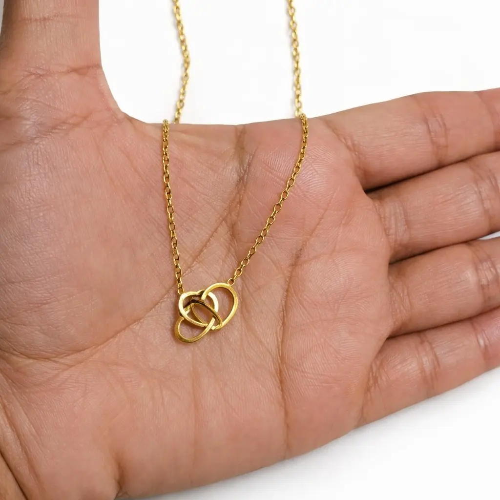 Gold tone Stainless Steel chain of interlocking hearts- Cadena dorada de corazones enlazados de acero inoxidable