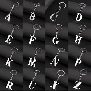 Fashion DIY A-Z Letters Keychain Men Metal Initial Pendant Key Chain Ring Silver Color 26 Alphabet Keyring Bag Accessories