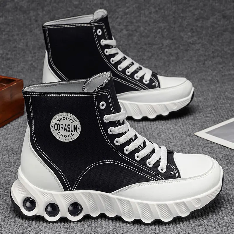 A pair of men's fashionable, trendy and classic all-match canvas shoes for outdoor sports and running. Suitable for young people who love fashion and trends, ideal for occasions such as shopping, sports and leisure.