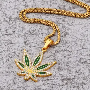 Personalized Punk Hip-hop Jewelry Necklace With Oil Inlaid Diamond Alloy Maple Leaf Pendant And Accessory Material