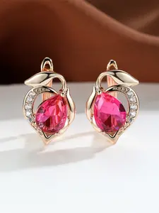 A pair of champagne golden-red zirconia teardrop earrings are fashionable, high-end and simple, suitable for women to wear during proposals, travels and daily life