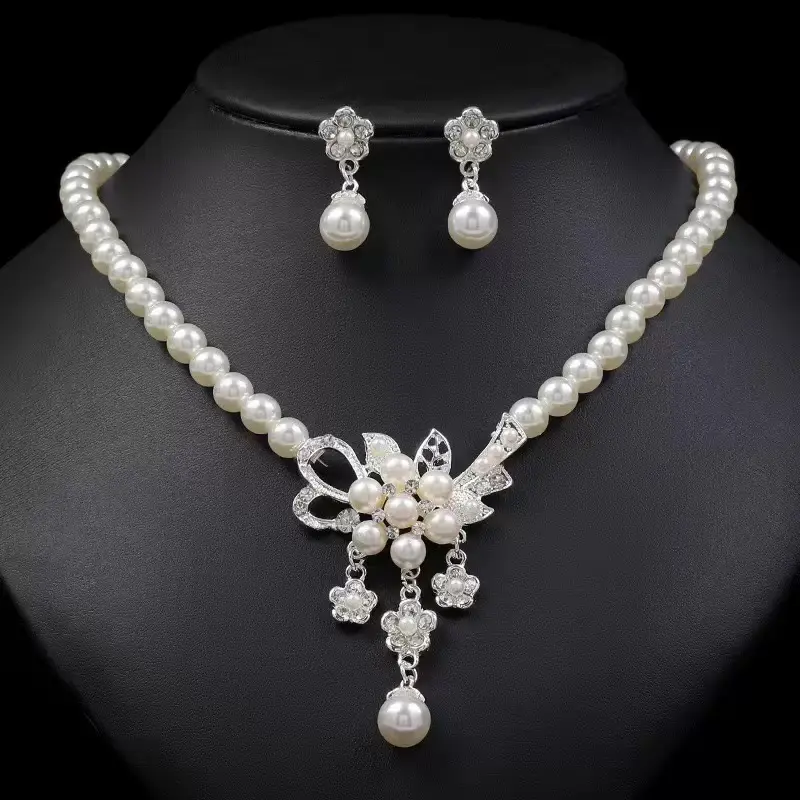 Imitation Pearl Necklace & Earring Set, Vintage Glamour Jewelry with Floral Pendant & Rhinestones for Bridal Wear, Adjustable Chain, Imitation Pearls, 1 Pair Drop Earrings