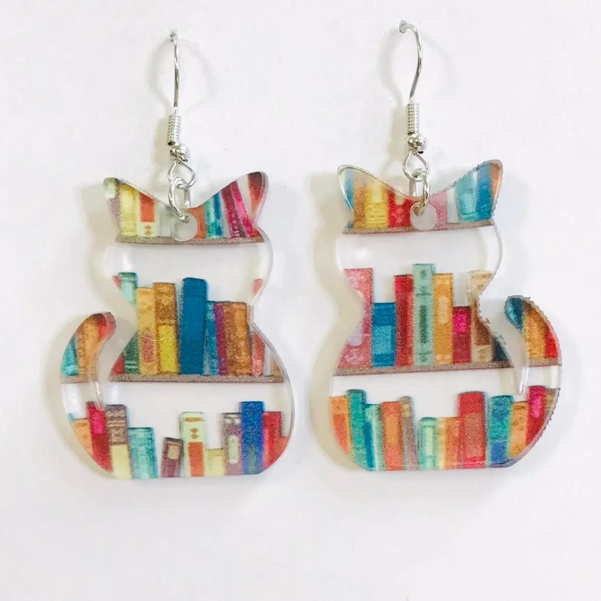 Bookshelf cat earrings Bookshelf cat earrings