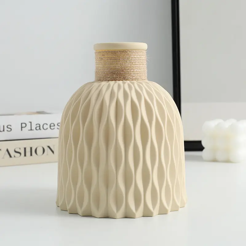Modern Decorative Vase — Minimalist Home Accent