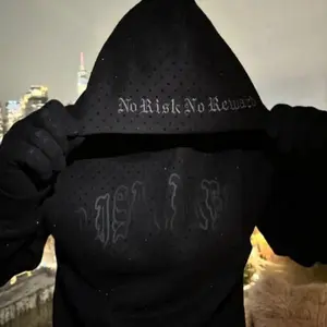 2025 European and American men's clothing printing dark diamond black series youth leisure trend long-sleeved hooded sweater