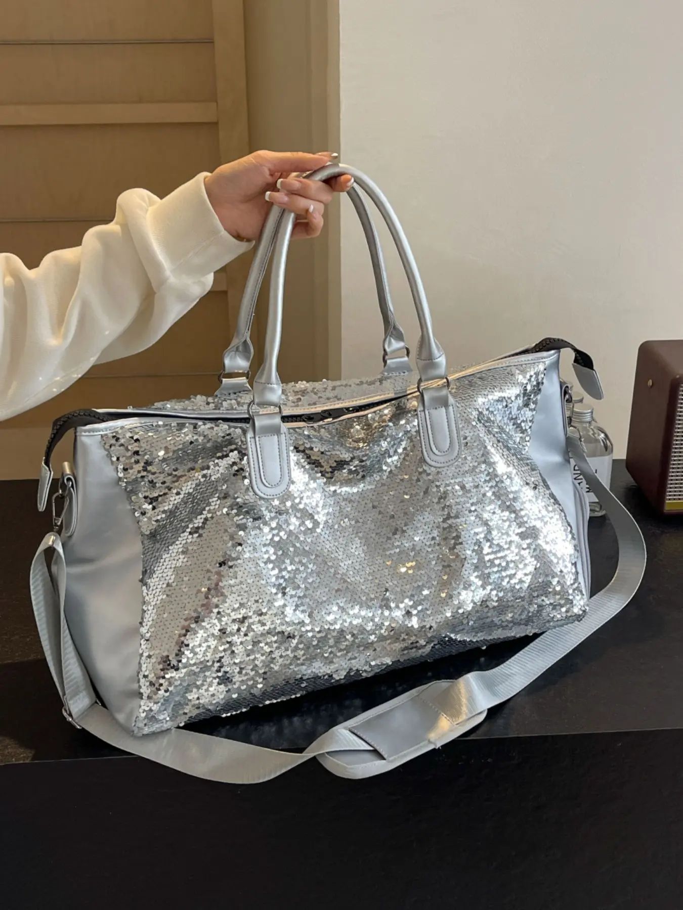 Fashion Sequins Travel Bag for Women, Large Capacity Shoulder Crossbody Luggage Bag, New Trendy Versatile Tote Gym Bag, Fashionable Bag, Multifunctional Bag, Perfect Travel Bag