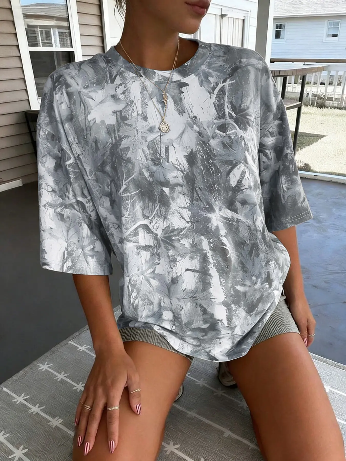 Women's Summer Vintage Maple Leaf Camo All over Print Round Neck Short Sleeve T-Shirt, Casual Tee, Casual Fit Top, Loose Fit, Comfortable and Fashionable
