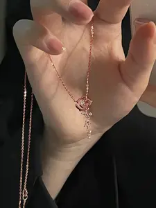 Elegant Artificial Zircon Rose Flower Pendant Necklace Perfect for Gift, Vintage Style Neck Dainty Jewelry, Fashion Accessories for Party, Daily Clothing Decor for Girl, Holiday Gift, Heart Shaped Necklace