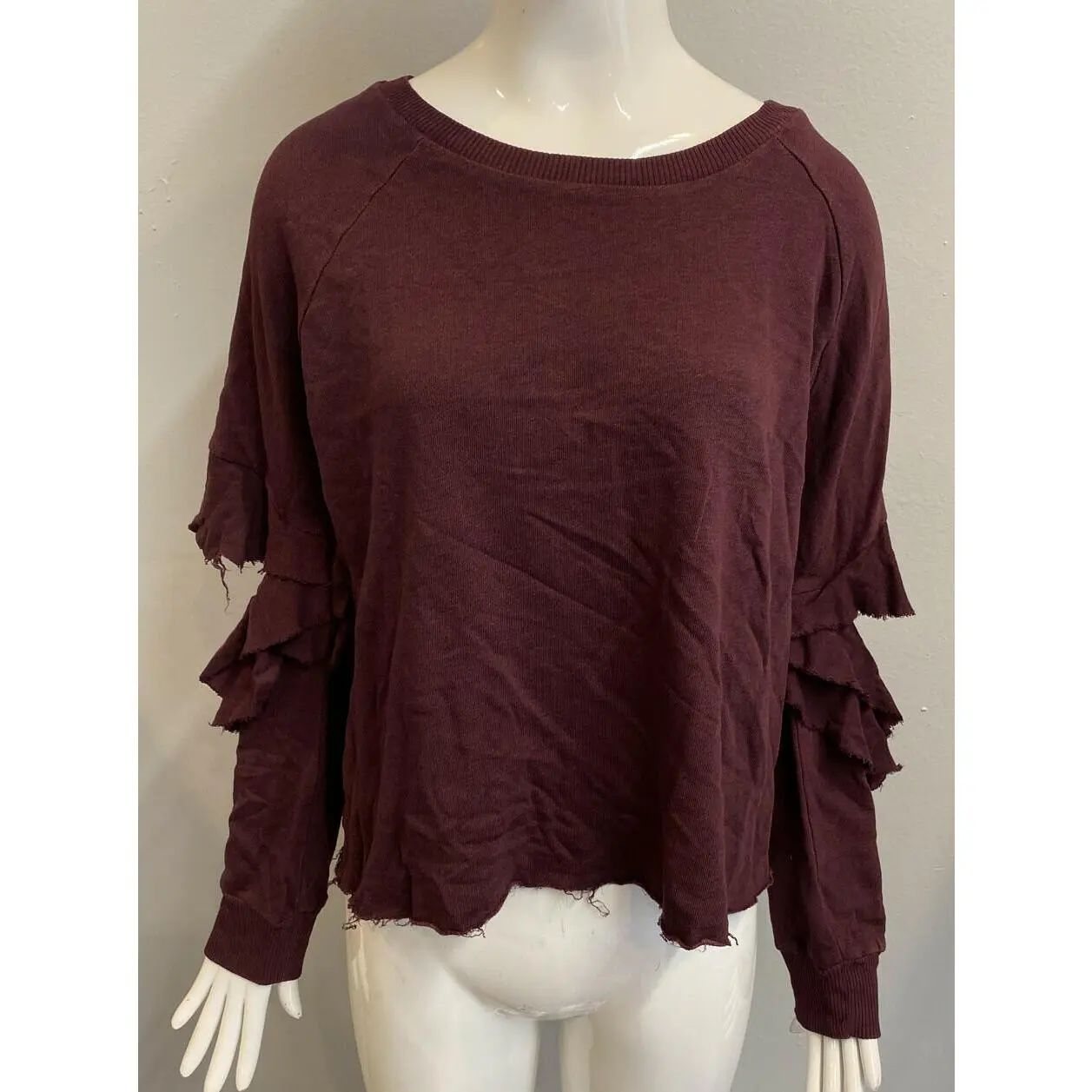 NWT Lanston Womens Porter Ruffle Pullover Burgundy Size L