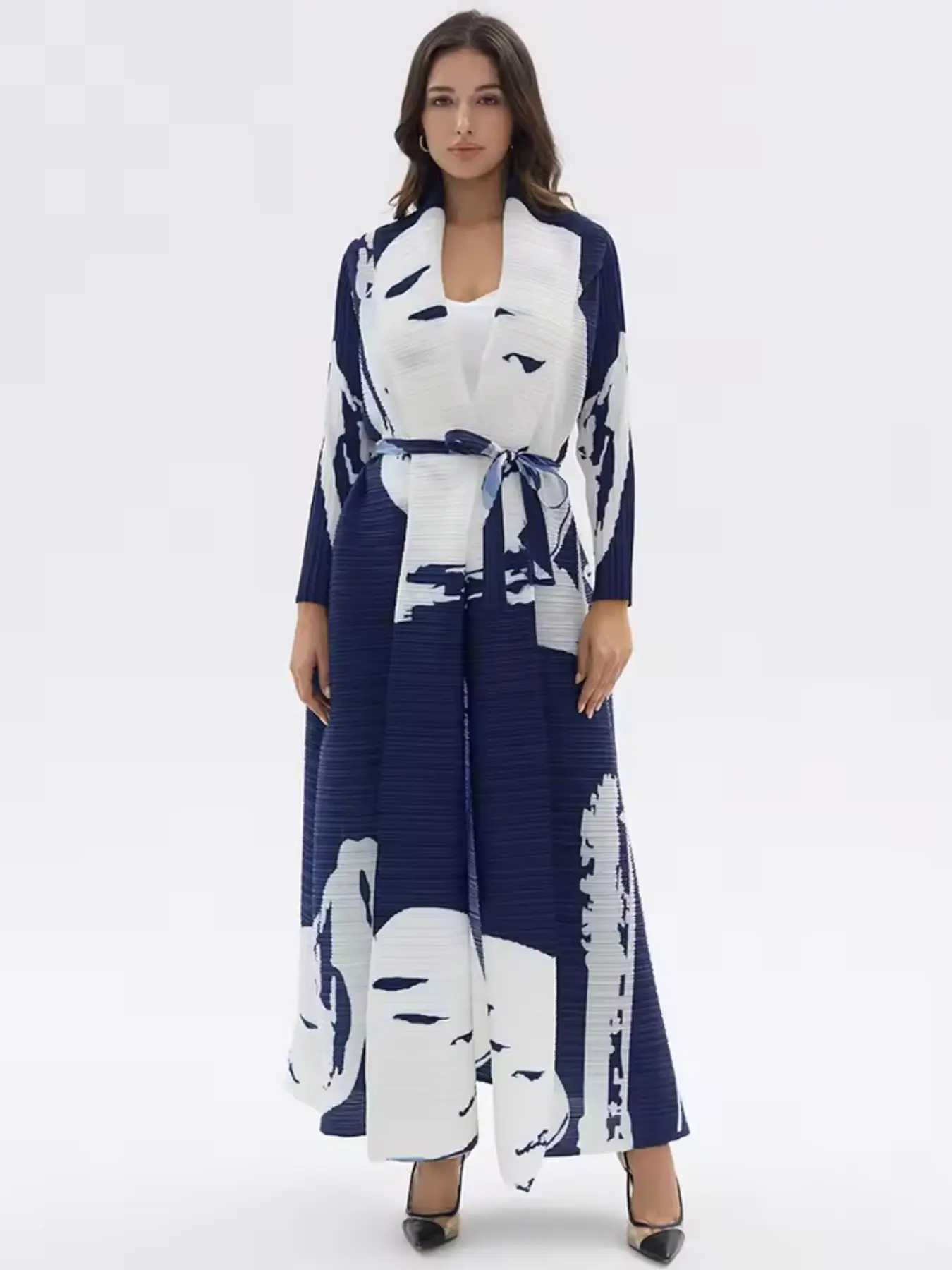 Blue White Contrast Pleated Abaya Coat - Women's Ruched Print Long Sleeve Windbreaker Kaftan with Belt, Ribbed Modest Muslim Fashion Outerwear for All Seasons