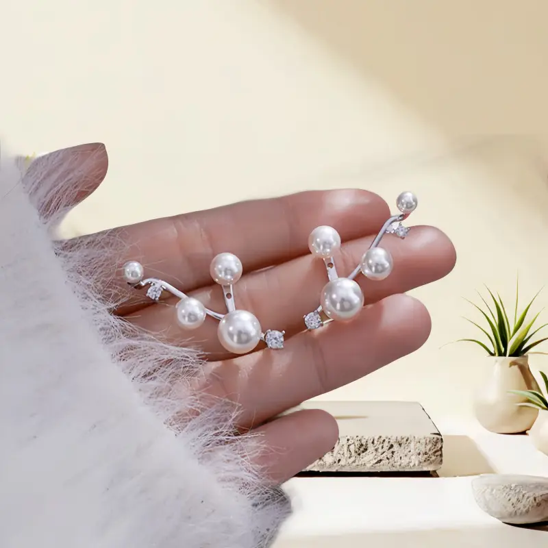 Star Cluster imitation pearl women's earrings | Exquisite, simple, elegant and versatile eye-catching jewelry | Suitable for daily outings, birthday gifts, fashionable earrings