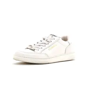 Pre-owned Chanel Women's CC Logo Low-Top Sneakers Leather by Rebag