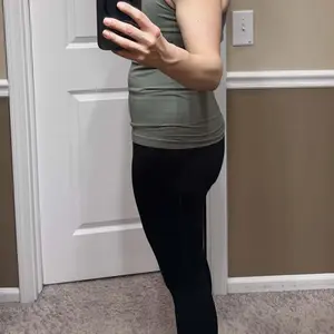 Attraco Ribbed Workout Tank Tops with Built in Bra for Women Tight Racerback Scoop Neck Athletic Top