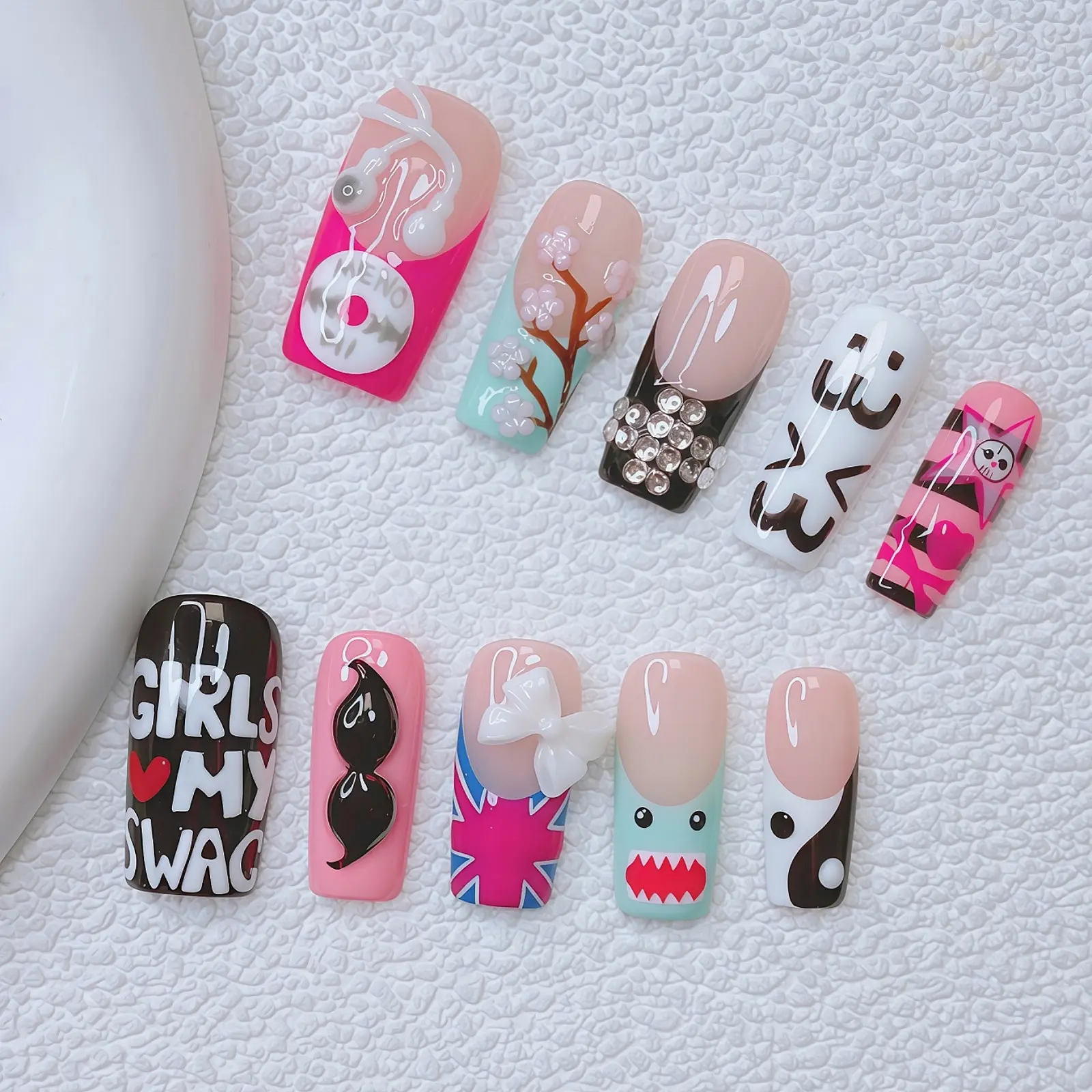 10PCS/Set Y2K Press-On Nails, Pink Acrylic Fake Nails, Hand-Drawn Flowers Design, Square Nails, DIY Nail Art