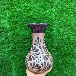 Vase Relieve color Negro/Café Sets 9.5In.