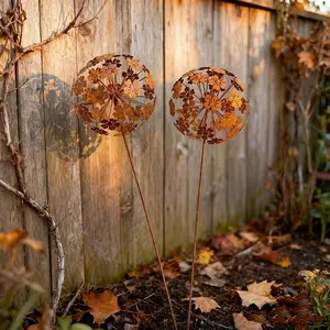 Rusty metal garden ornaments, garden signs, metal stakes, garden insert signs, garden ground stake decorations, for outdoor yard decor, seasonal decorations, garden decor, holiday decorations, etc. (requires manual bending and shaping)