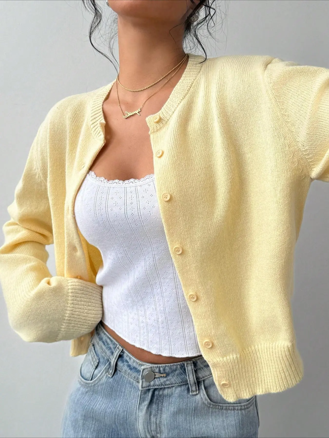 Women's Elegant Long-Sleeve Fitted Knit Cardigan Sweater with Button, All-Season Casual Fashion Top for Daily Wear and Chic Office Style