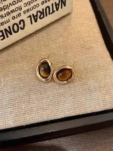 Elegant Mini Asymmetrical Geometric Imitation Amber Stone Earrings, Vintage Chic Women's Jewelry, Perfect for Daily Wear & Special Occasions