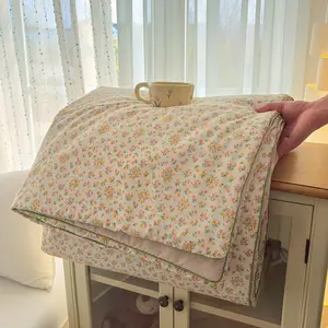 Yellow small floral pattern summer quilt, Floral Print Quilt, soft and breathable summer thin blanket, an air conditioning blanket suitable for summer bedrooms, offices, beds, living rooms, and home