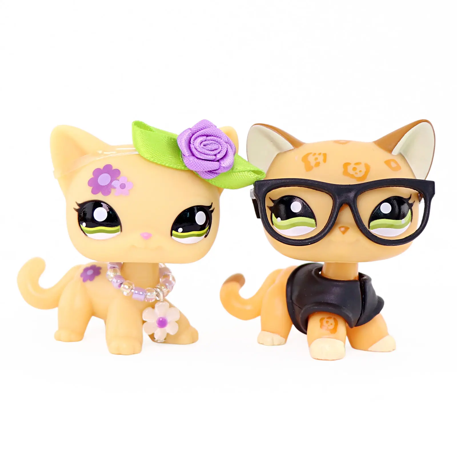 2 Pcs Mini Cat Figurines Set, Cute Cartoon Kitten Figures with Accessories, Collectible Small Animal Toy Figures for Kids, Cake Topper, Desktop Decor