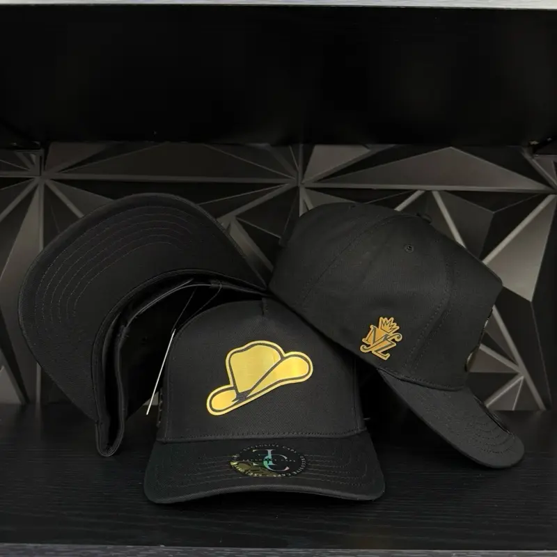 Golden sombrero placa SnapBack hat-black