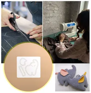 Look Up Little Elephant keychain sewing patchwork template, washable and reusable, a drawing tool for sewing enthusiasts.