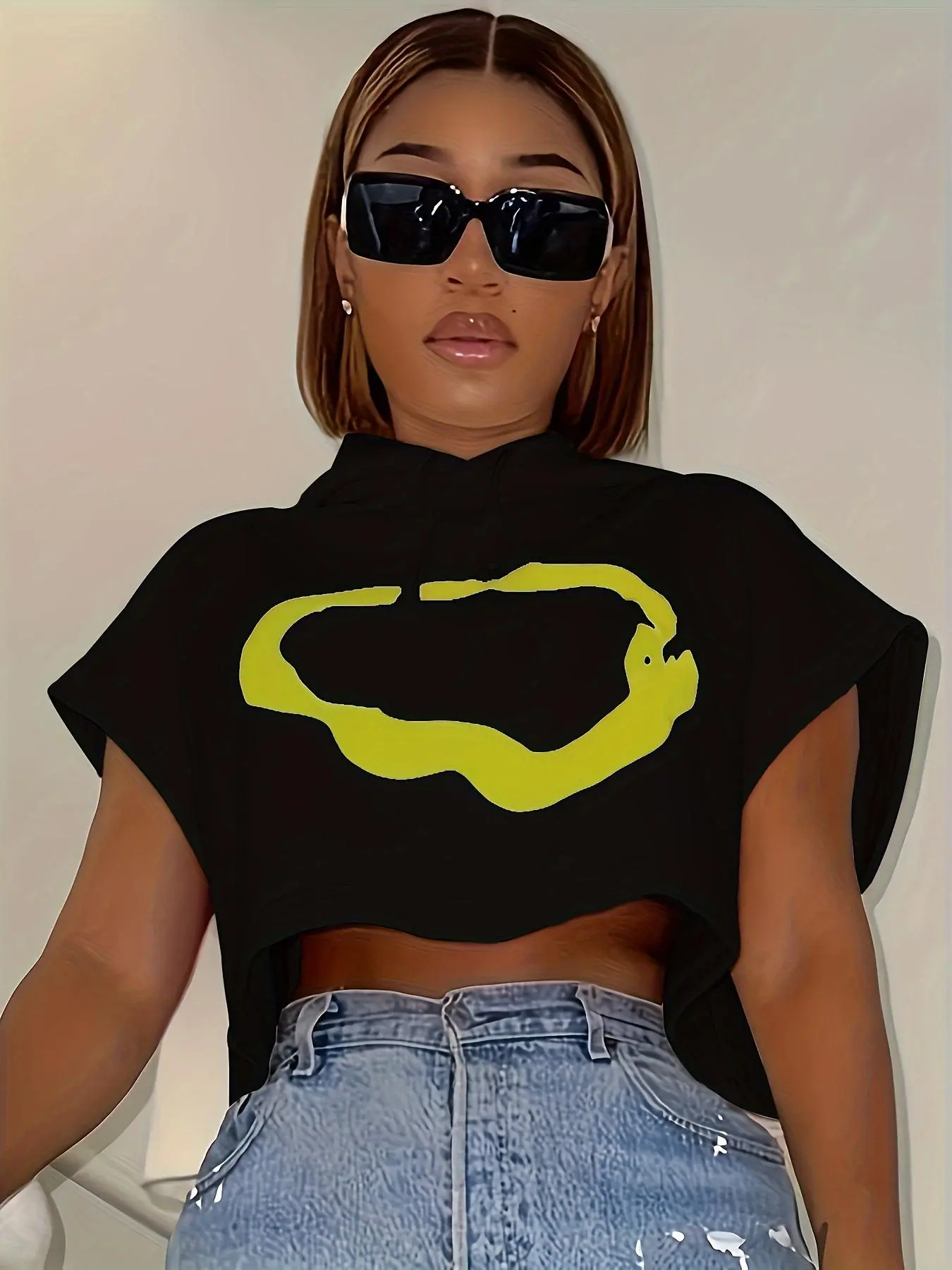 Women's Graphic Batwing Sleeve Crop Hoodie, Summer Clothes Women, Casual Streetwear Short Sleeve Lightweight Loose Baggy Cropped Hooded Pullover For Summer, Fashion Women's Top For Daily Wear, Womenswear
