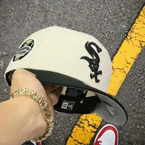 New Era 9FORFTY New York Yankees MLB Cap - Adjustable Classic Baseball Hat, MLB Streetwear Style Adjustable Fit Metal Buckle Closure All Seasons Wear United States Design