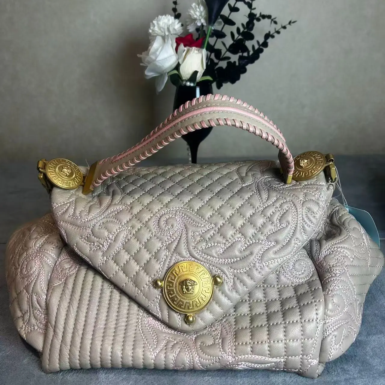 Pre-owned VERSACE leather Tote Bags Beige Pink Barocco Quilted Medusa Handbag Vintage Gold Logo Shoulder Bag YAO